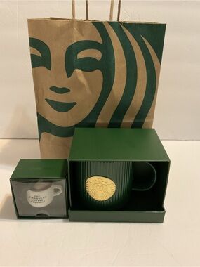 Starbucks Limited Ed 14oz Ribbed Mug w/ Gold Siren Medallion Cup & Latte Charm